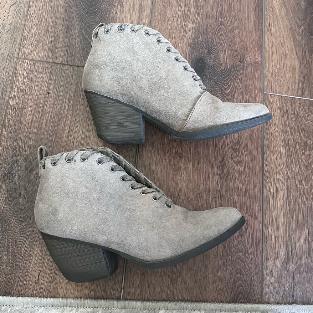 Coconuts By Matisse Taupe Pull On Ankle Boots, Si… - image 5